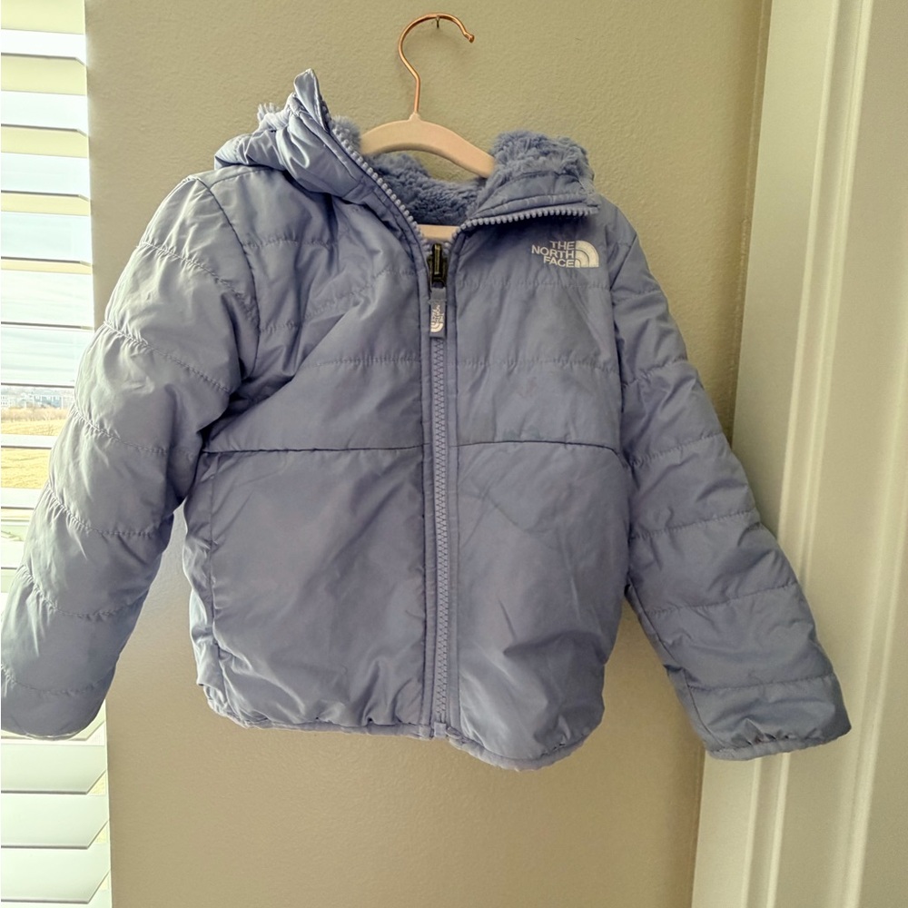 The North Face Kids' Light Blue Puffer Jacket
Kids reversible mossbud